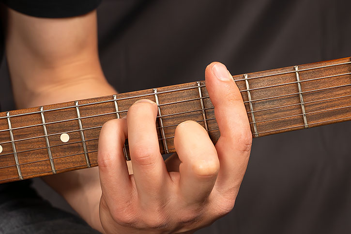 picture of AL playing G minor