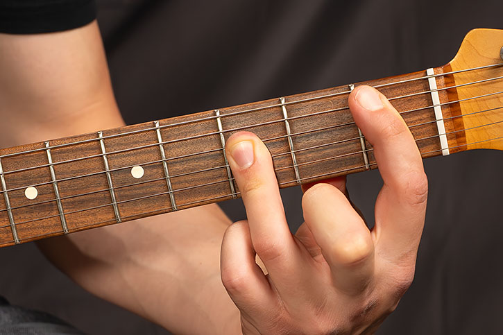 picture of AL playing Bb major